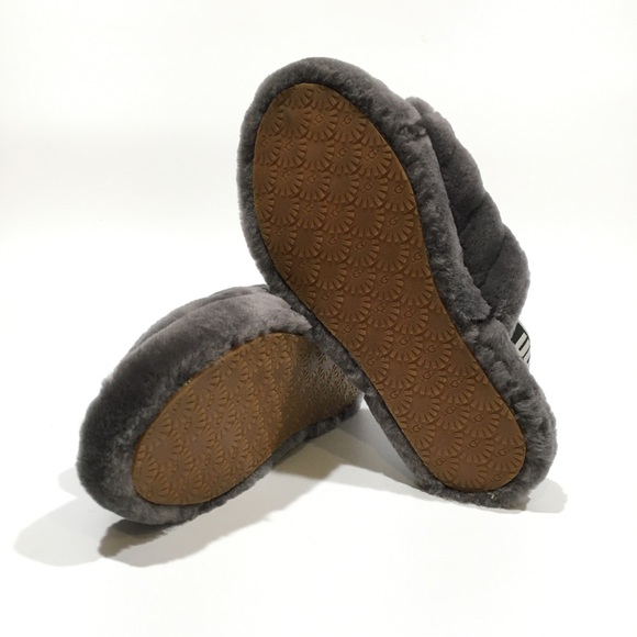 UGG Fluff Yeah Slide Slipper Sandals -Charcoal Sheepskin -Youth US 5 -NEW - Picture 5 of 6